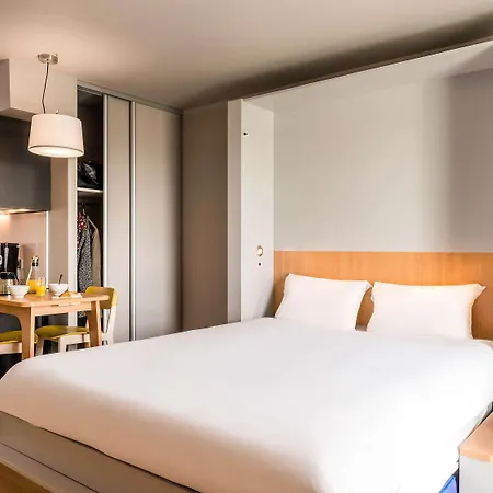 Aparthotel Adagio Access Colombes La Defense 3*