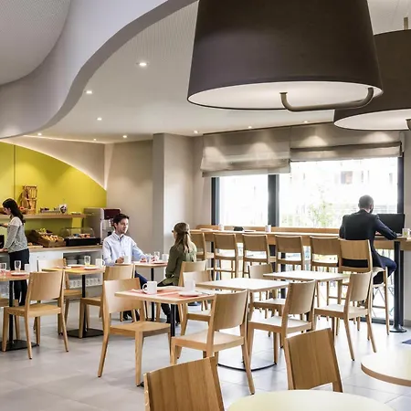 Adagio Access Colombes La Defense Aparthotel 3*