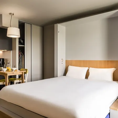 Adagio Access Colombes La Defense Aparthotel 3*