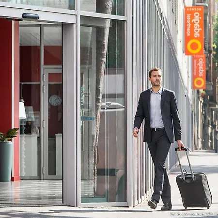 Adagio Access Colombes La Defense 3*