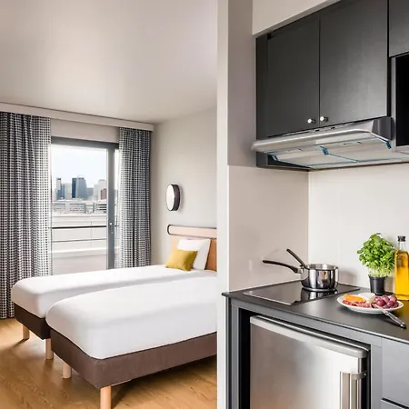 Adagio Access Colombes La Defense 3*