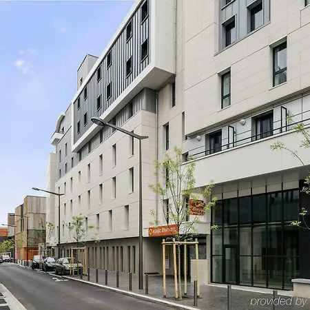 Adagio Access Colombes La Defense 3*